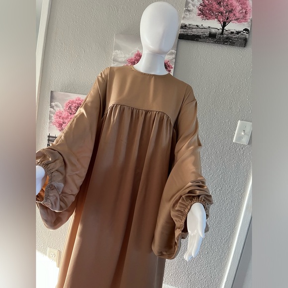 Ramadan Lantern Dress - Timeless Solid Modesty - Flowy Lantern Sleeves Maxi - Picture 6 of 10